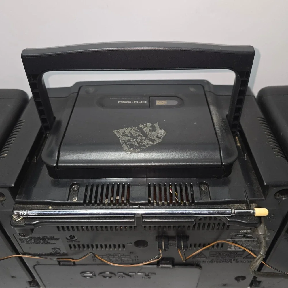 Sony CFD-550 CD Radio Dual Cass. Boombox Mega Bass Vintage 1995 For Parts/Repair